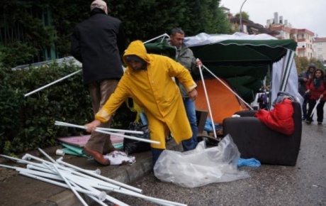 Validebağda eylemciler çadırları topladı
