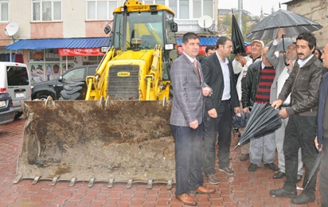 Ak Partili belediye, CHPli belediyeden kepçesini aldı