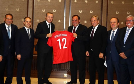 Erdoğan, futbolun zirvesini kabul etti