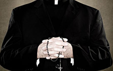 Papazların seks alemi ülkeyi şok etti