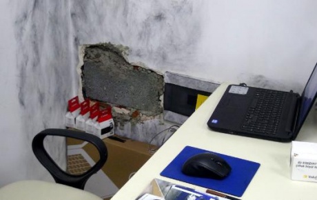 Duvarı delip 12 dizüstü bilgisayar çaldı