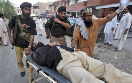 Pakistanda intihar saldırısı: 40 ölü
