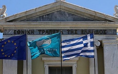 Yunanistan bir aylık maaşı kesecek