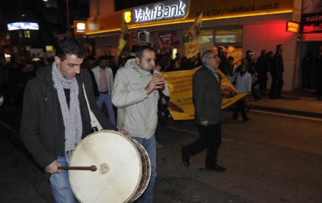 Davullu zurnalı Kobane kutlaması