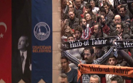 Hilafetçileri Atatürk posteri rahatsız eti
