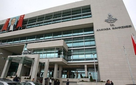 Anayasa Mahkemesinde 64 personel açığa alındı