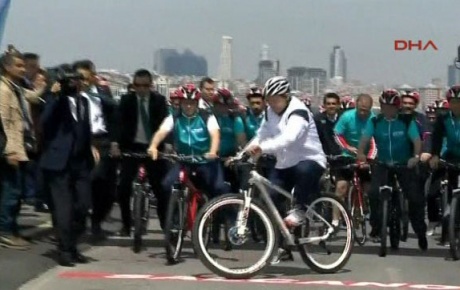 Erdoğan bisiklete bindi, korumalar perişan oldu