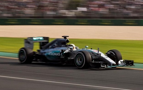 Hamilton üst üste 4. kez pole pozisyonunda