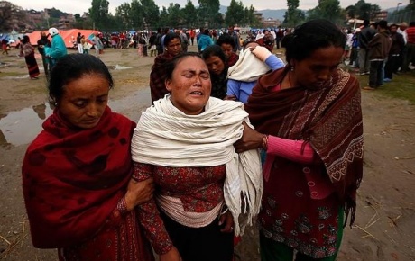 Nepali bu kez toprak kayması vurdu
