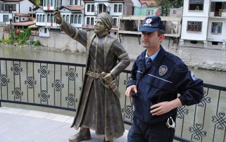 Şehzadeye polis koruması