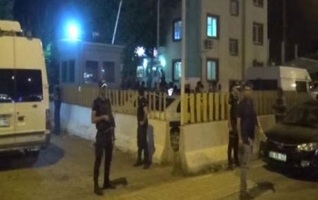 Adanada emniyet müdürlüğüne saldırı: 2 şehit