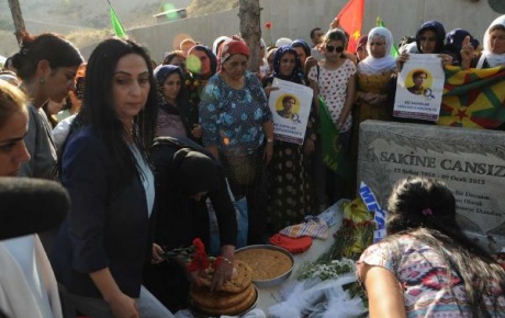 PKKlı Sakine Cansıza anıt mezar