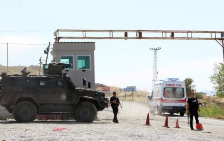 Askerleri şehit eden PKKlıları Atak kovalıyor