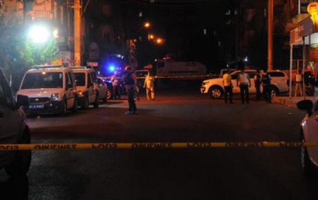 Diyarbakırda polis merkezine bombalı saldırı