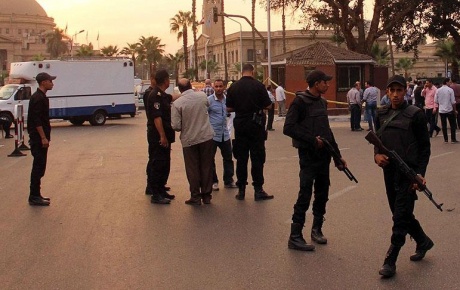 Mısırda darbe karşıtı 19 kişiye gözaltı