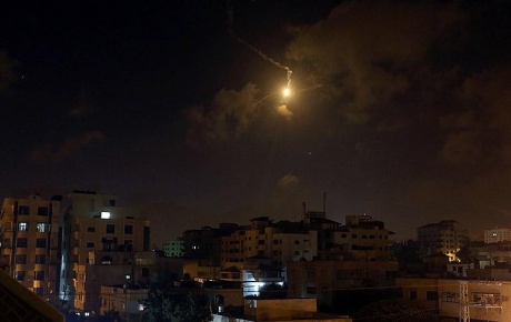 İsrail Gazzeye hava saldırısı düzenledi