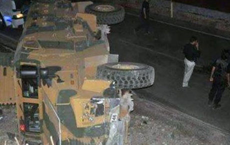 Şırnakta zırhlı askeri araç devrildi: 13 yaralı