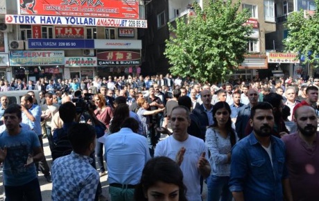 Diyarbakırda bombalı saldırıya protesto