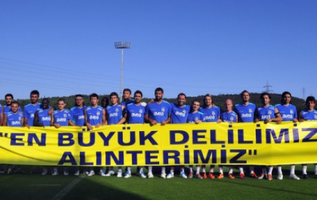 Fenerbahçeden pankartlı mesaj