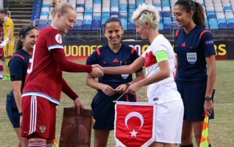 Türkiye- Rusya maçında dostluk rüzgarı