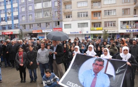 Hakkaride Tahir Elçi protestosu