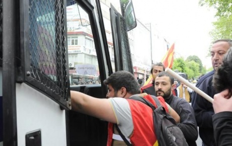 Taksimde olay, polis TOMAyla müdahale ediyor