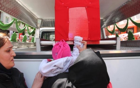 6 aylık şehit kızından babasına son dokunuş