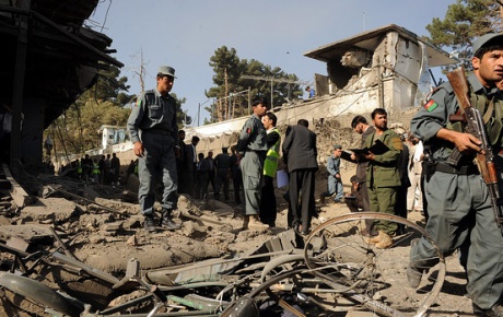 Afganistanda patlamalar: 8 sivil öldü, 23ü yaralı
