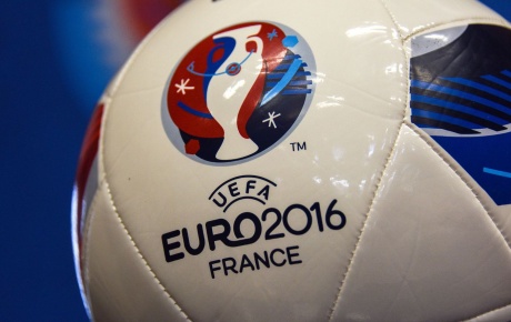 Euro 2016da şok, sahanın zemini değiştiriliyor