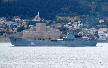 Rus Donanmasına ait gemi, Çanakkale Boğazından geçti