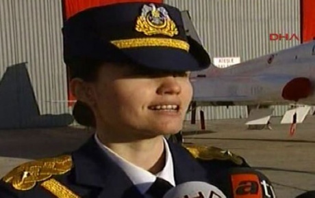 İstanbul semalarında uçan F-16nın kadın pilotu da tutuklandı