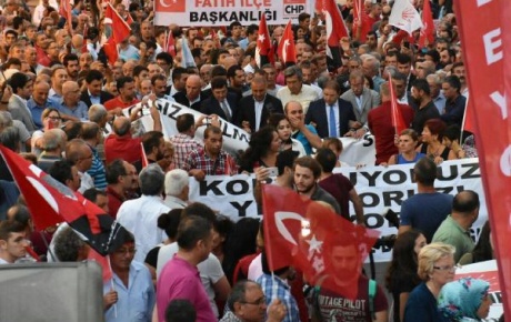 CHPliler Kılıçdaroğluna yapılan saldırıyı protesto etti