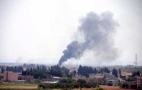 Türkiye sınırında büyük patlama, dumanlar yükseliyor