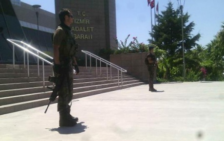 İzmir Adliyesinde gözaltı sayısı 90a çıktı