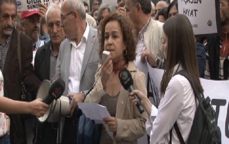 Beyoğlunda KHK ile televizyon kanallarının kapatılması eylemi