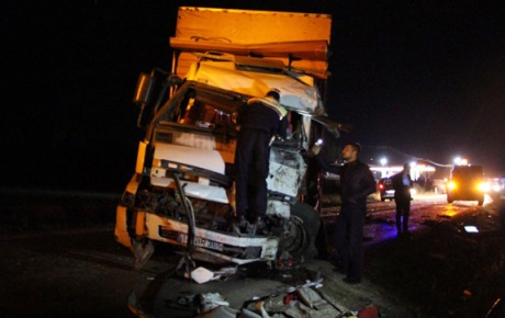 İşçi servisi ile kamyon çarpıştı!.. 1 ölü, 39 yaralı!