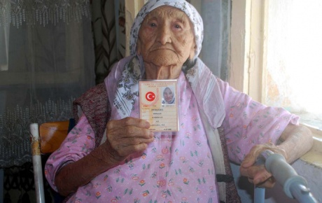 Dünyanın en yaşlı kadını bir Türk