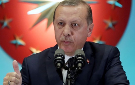 Erdoğan, Ankaraya indi, ayağının tozuyla toplantıya gitti