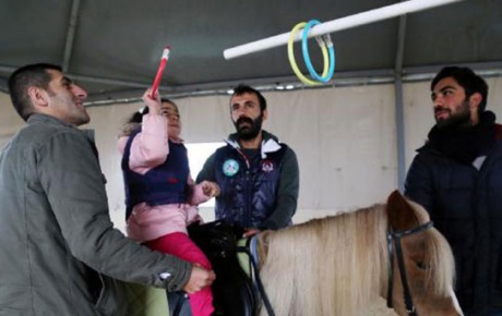 Atlı terapiyle 2 bin 500 engelli çocuk iyileşti