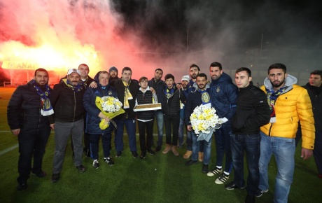 Fenerbahçeye derbi öncesi taraftar desteği