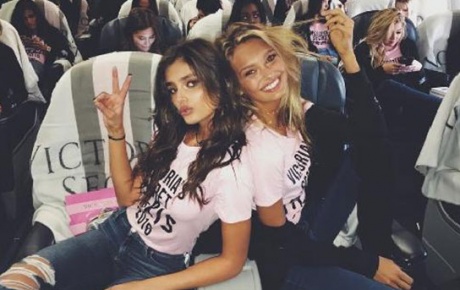 Dünyanın en seksi kadınları aynı uçakta