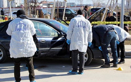 Diyarbakırda hastane önünde çatışma; ölü ve yaralılar var