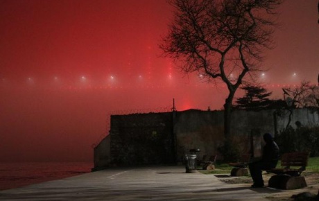 İstanbulu sis bastı, deniz ulaşımı durdu