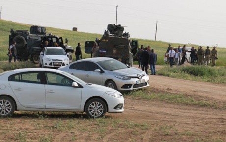 Suriye sınırında YPGlilerle çatışma: 3 terörist öldü