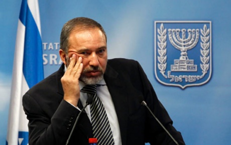 İsrailde sürpriz bir istifa daha