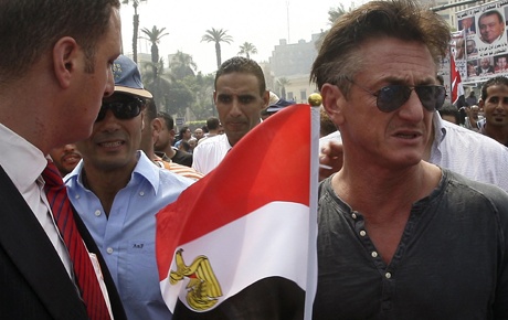 Sean Penn Tahrir Meydanında