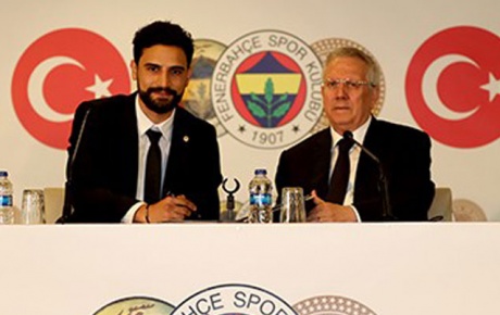 Fenerbahçede Mehmet Ekici imzayı attı
