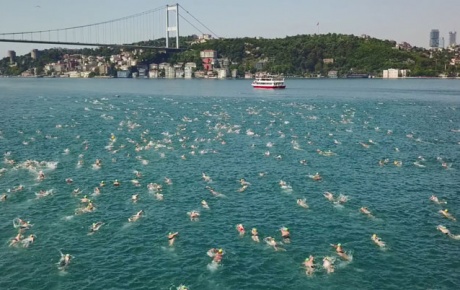 İstanbul Boğazında 2 bini aşkın yüzücü aynı anda...