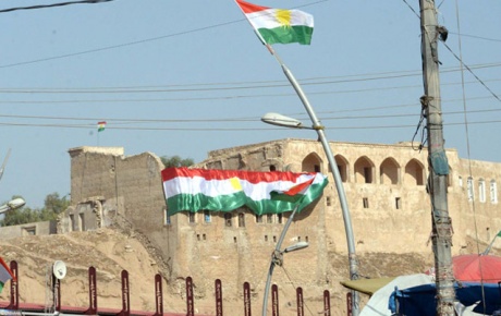 Kerkük Kalesine bölgesel Kürt yönetiminin bayrağı asıldı