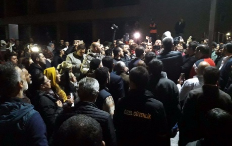 Ankarada belediye önünde kadro eylemi
